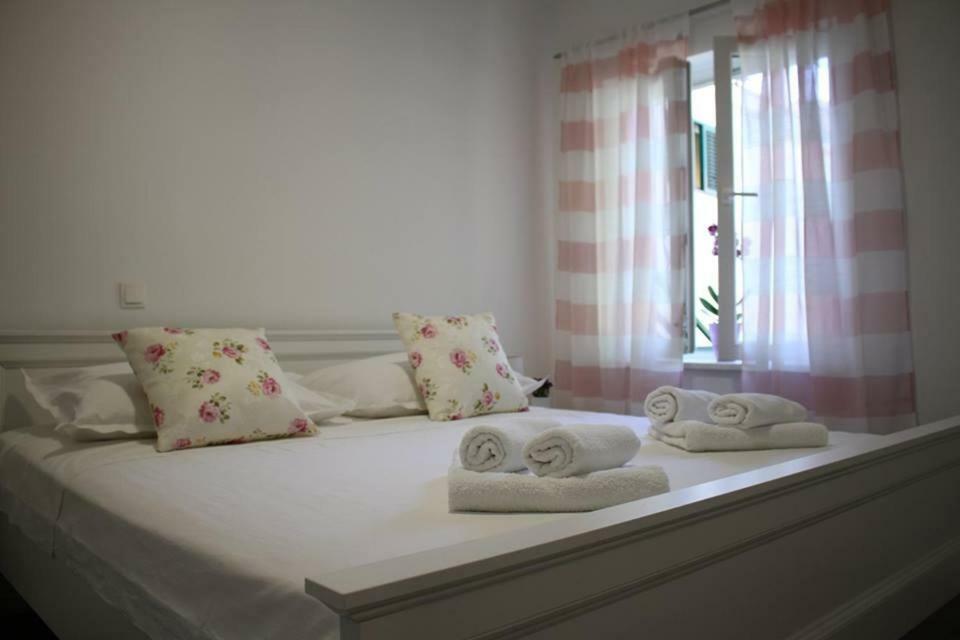 Apartments Holiday Башка-Вода Екстер'єр фото