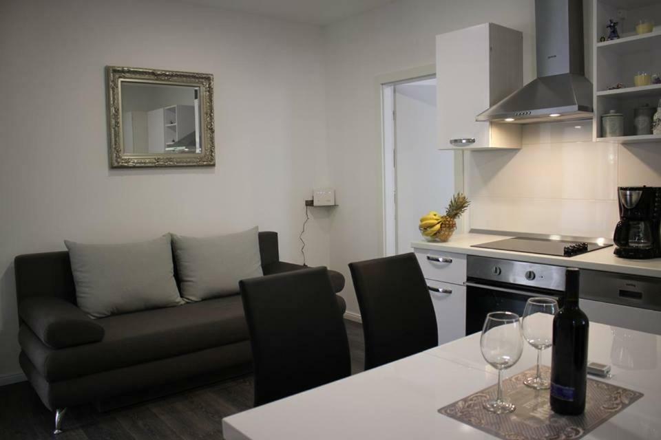 Apartments Holiday Башка-Вода Екстер'єр фото